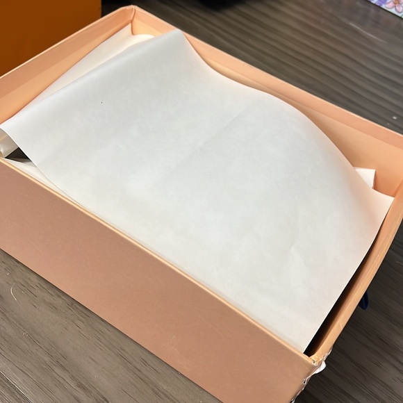 LOUIS VUITTON ECLIPSE TRAINERS 9 - Picture 15 of 16